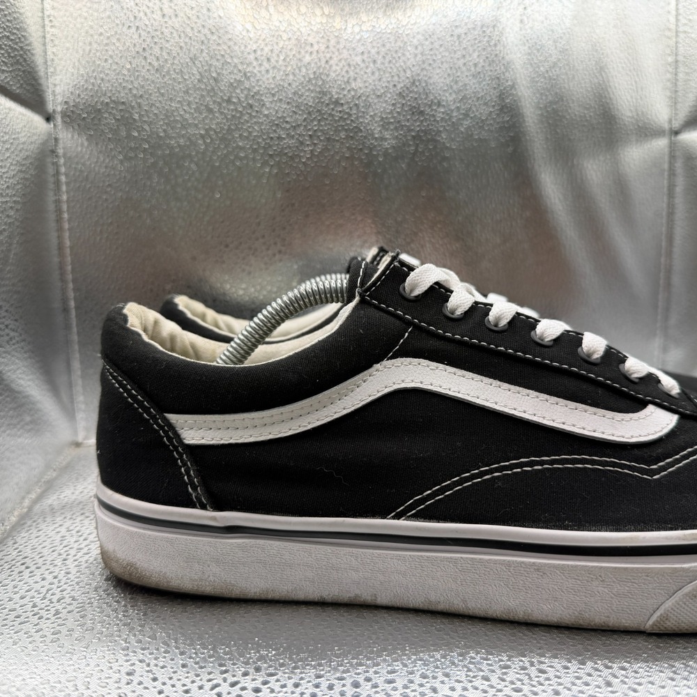 Size 11.5 Vans Old Skool Black True White Mens Lace Up Skate Sneakers 721565 - Picture 2 of 11